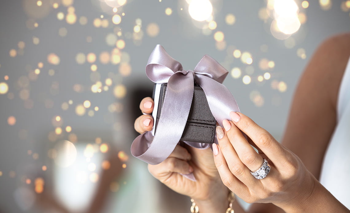 Gifting jewellery: from why to what to when
