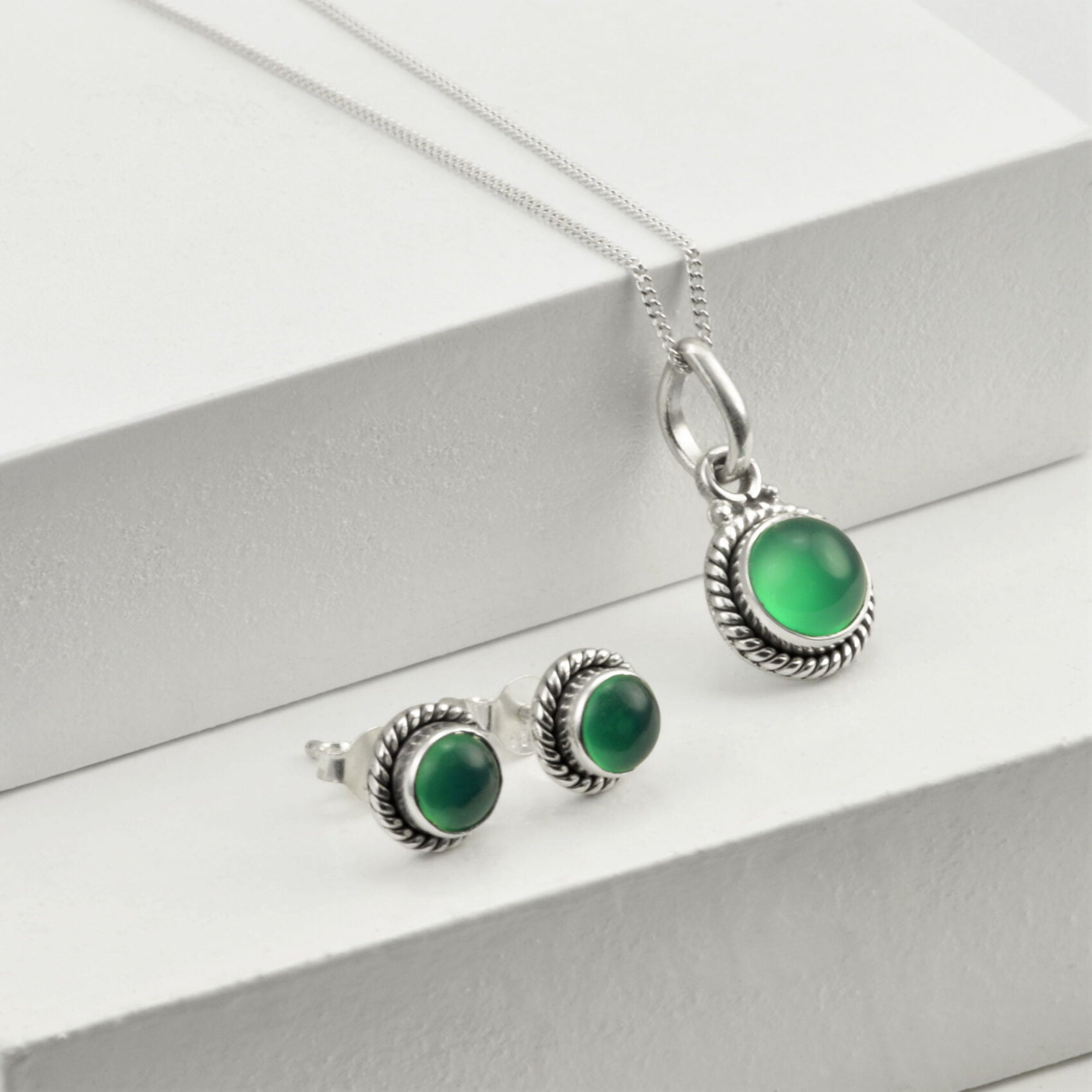 Twisted Wire Round Green Onyx Jewellery Set in Sterling Silver
